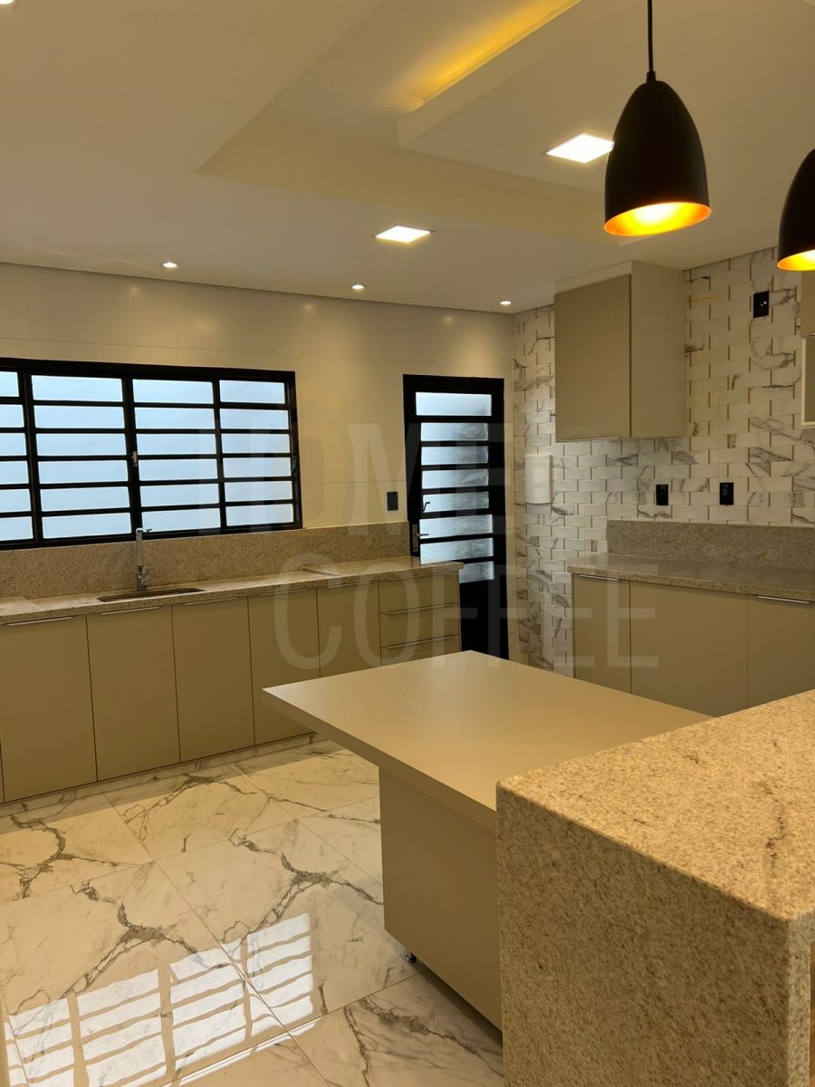 CASA - BAIRRO PARQUE BOA VISTA