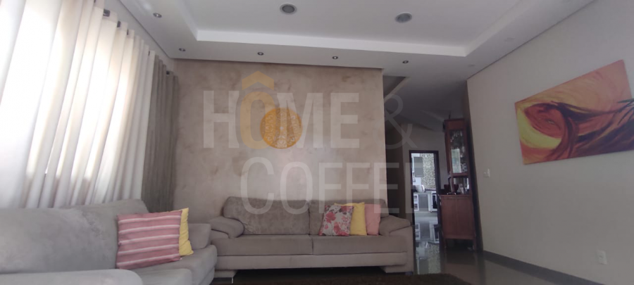 CASA - BAIRRO: REZENDE