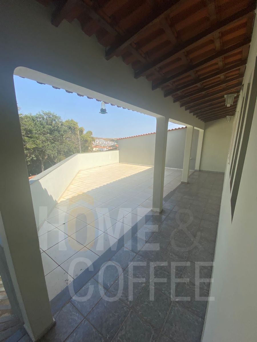 CASA  - BAIRRO: BOA VISTA