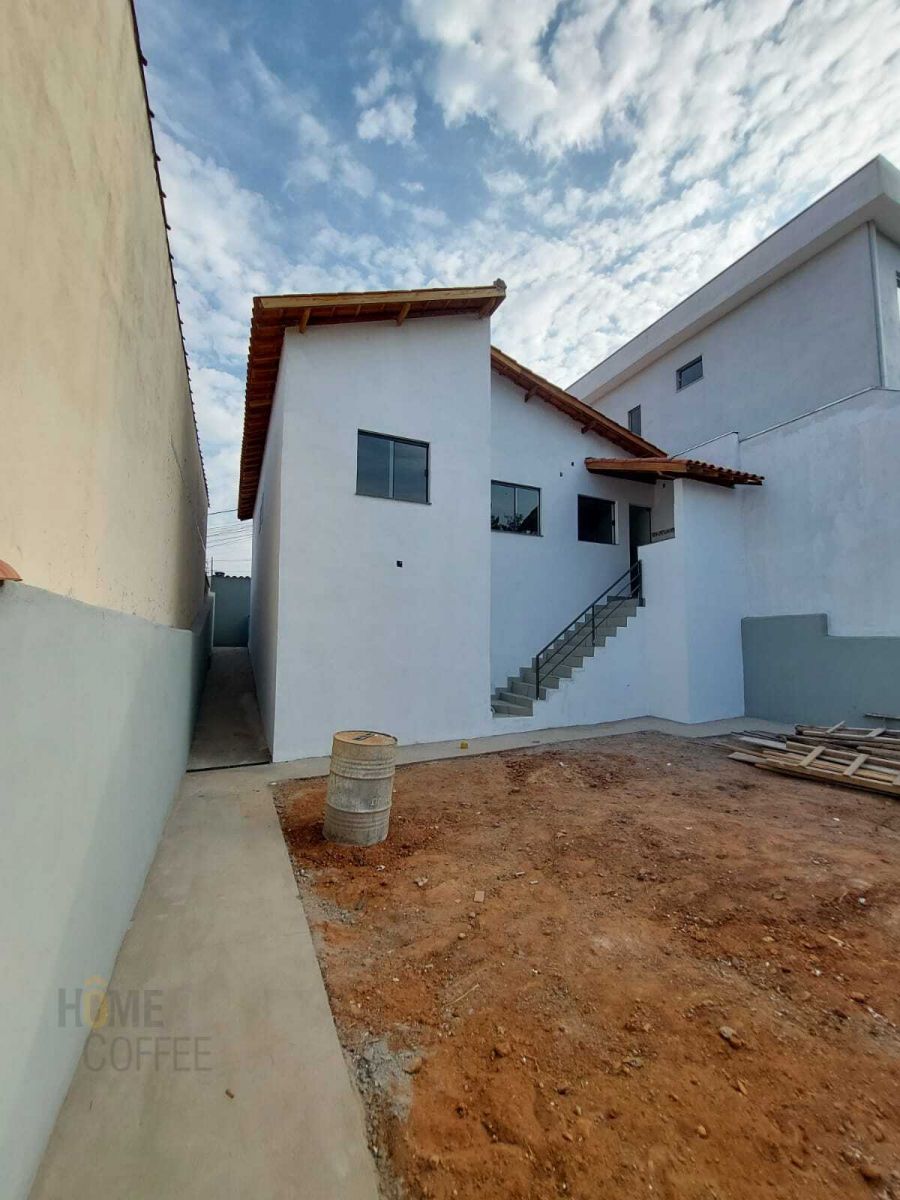 CASA - BAIRRO: MONT SERRAT